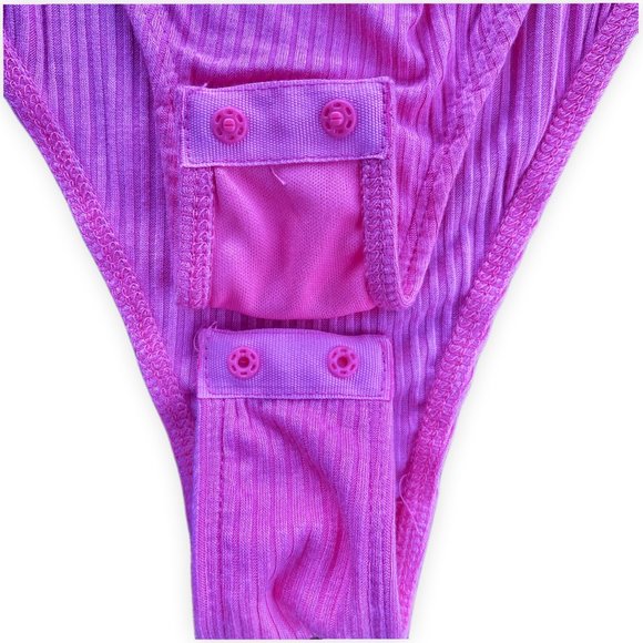 Hot Pink Bodysuit Long Sleeve V Neck Stretch Open Peekaboo Size M - Forever 21 - Picture 7 of 8